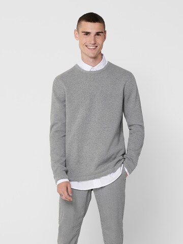 Coupe regular Pull-over 'Panter' Only & Sons en gris : devant