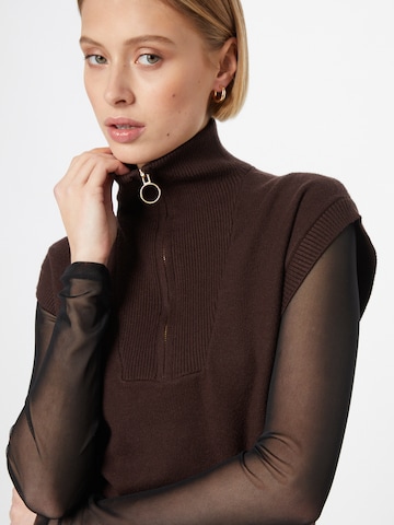 Hailys Sweter 'Klara' w kolorze brązowy