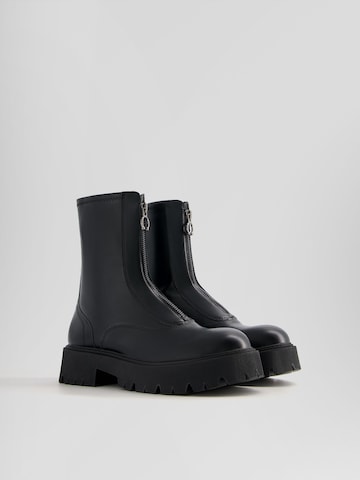 Bershka Stiefelette in Schwarz