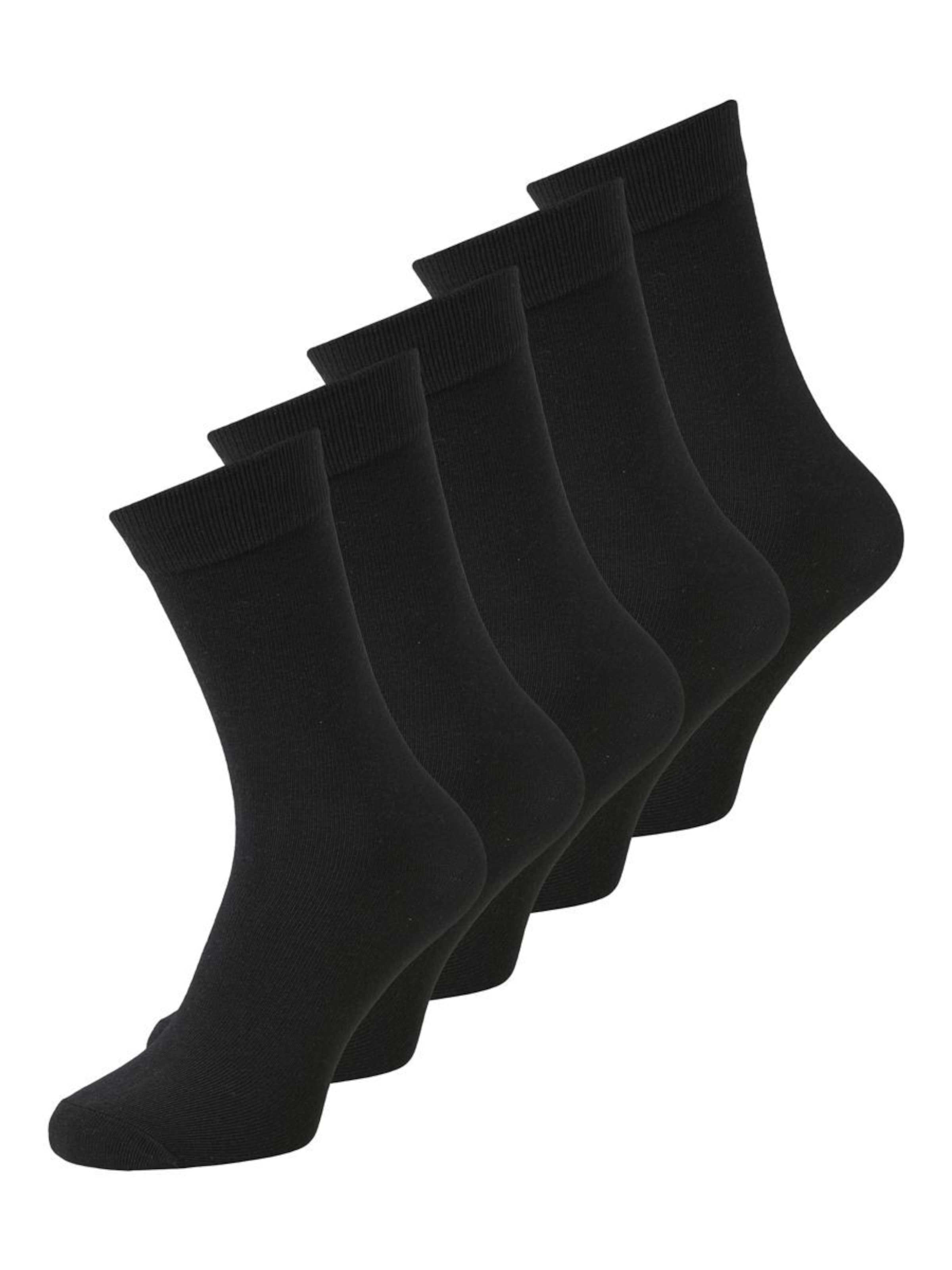 Jack & Jones Junior Socks in Black: front