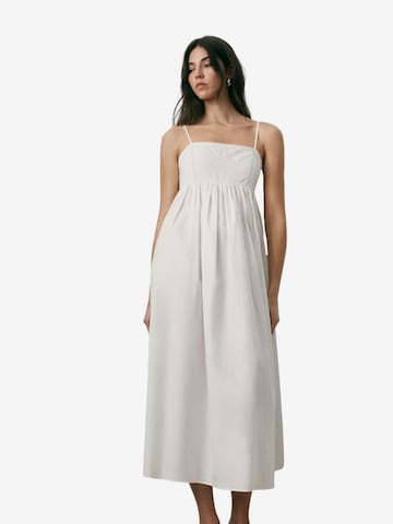 Robe d’été Bhoem en blanc : devant