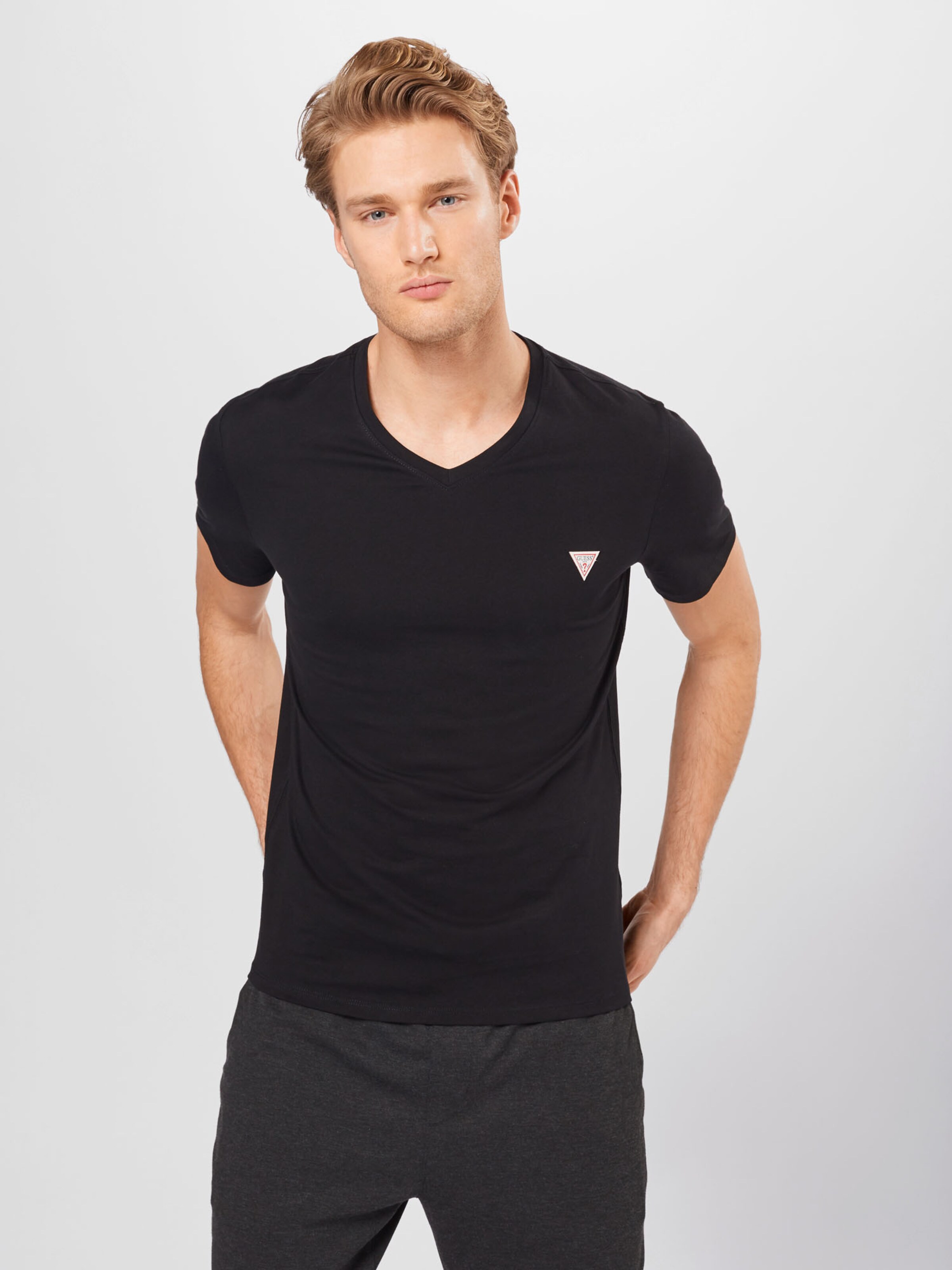 Männer Shirts GUESS T-Shirt in Schwarz - MG02725 Männer Shirts GUESS T-Shirt in Schwarz - MG02725