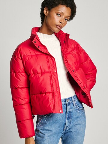 Pepe Jeans Tussenjas 'CARLEY' in Rood: voorkant