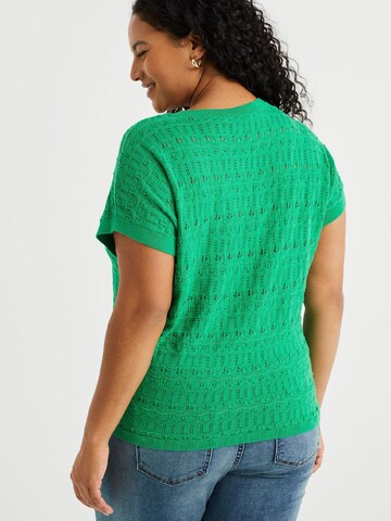 WE Fashion Sweater in Green