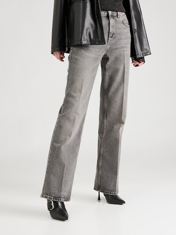 Loosefit Jeans di TOPSHOP in grigio: frontale