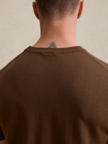 DAN FOX APPAREL Футболка 'Matteo' в Коричневый
