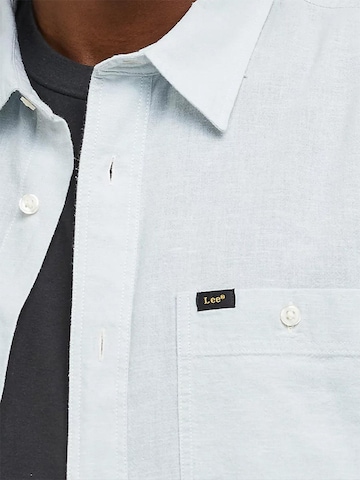Lee - Ajuste regular Camisa 'Linen Leesure Shirt Summer Haze' en azul