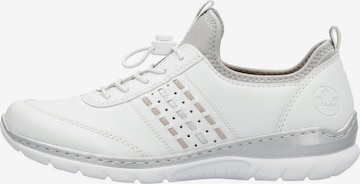 Baskets basses Rieker en blanc