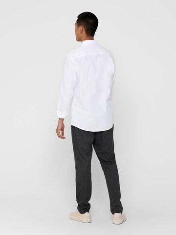 Coupe slim Chemise 'Alvaro' Only & Sons en blanc