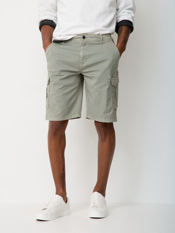 PADDOCKS Regular Cargo Pants in Green: front
