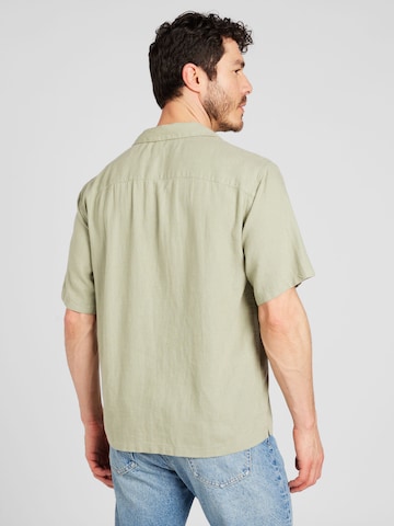 Abercrombie & Fitch Comfort fit Button Up Shirt in Green