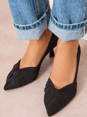 Friends Like These Pumps in Zwart