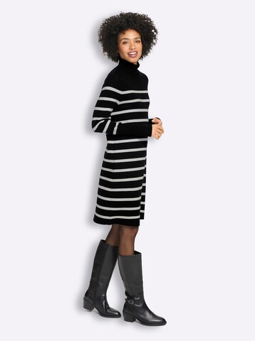 Rochie de la heine pe negru