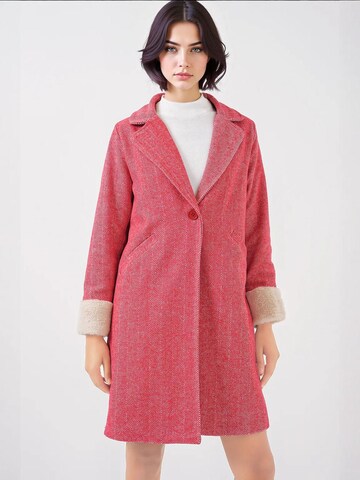 Bigdart Tussenmantel in Rood: voorkant