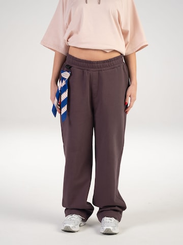 Alessandro Magno Loose fit Workout Pants in Brown: front