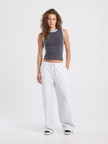 Haut America Today en gris