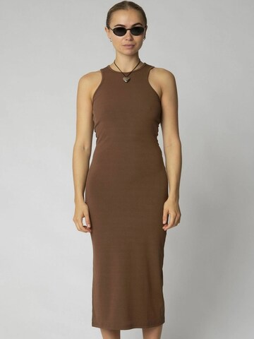 Résumé Mekko 'Sapphire' värissä ruskea: etupuoli