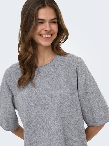 ONLY Sweater 'ONLLOYAL' in Grey