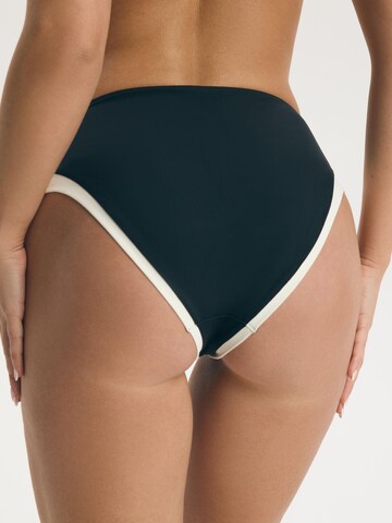 ESOTIQ Bikinihose 'Bikini Slip NICEA, Streifenmuster, Shaping'‌‌‌ in Schwarz