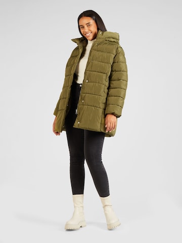 Manteau d’hiver 'NEW LINA' ONLY Carmakoma en vert