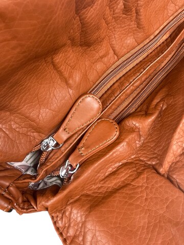 Kumixi Handtasche in Braun