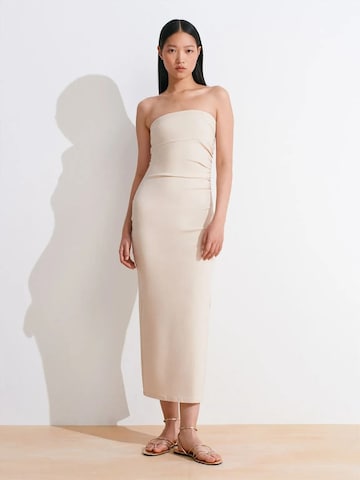Dilvin Jurk in Beige: voorkant