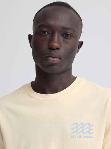 Tricou 'BHSun Island ' de la BLEND pe bej