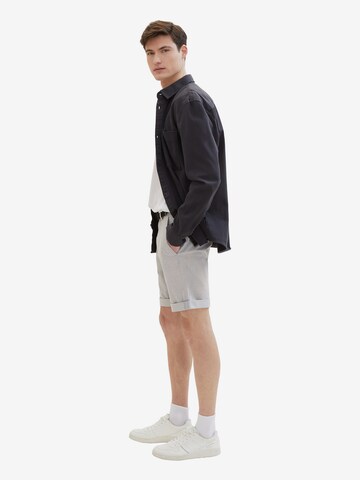 TOM TAILOR DENIM Regular Shorts in Grau