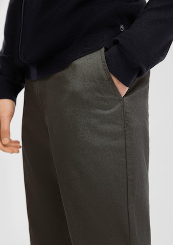 QS Regular Chino in Groen