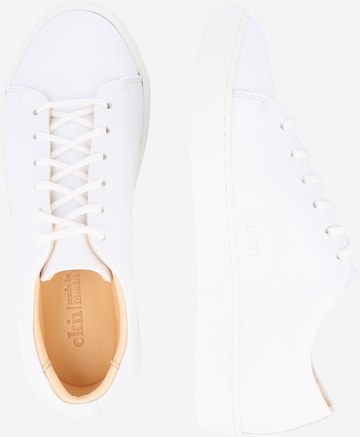 EKN Footwear - Sapatilhas baixas 'Oak' em branco