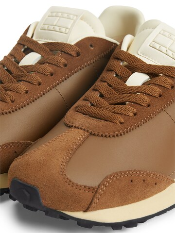 Tommy Jeans Sneaker in Braun
