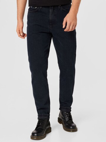Calvin Klein Jeans Дънки Tapered Leg Дънки в синьо: отпред