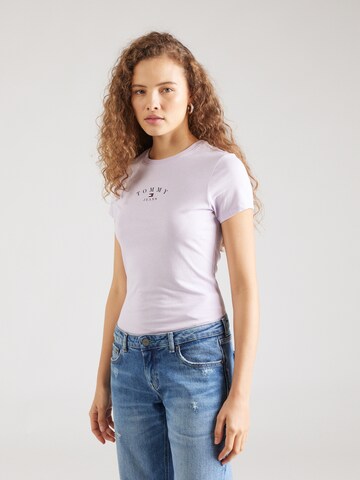 Tommy Jeans Shirt 'ESSENTIAL' in Lila: voorkant