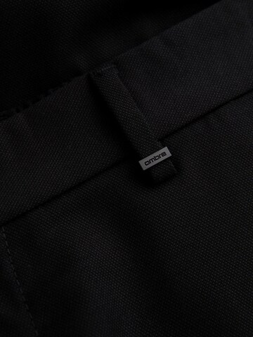 Ombre Regular Trousers in Black