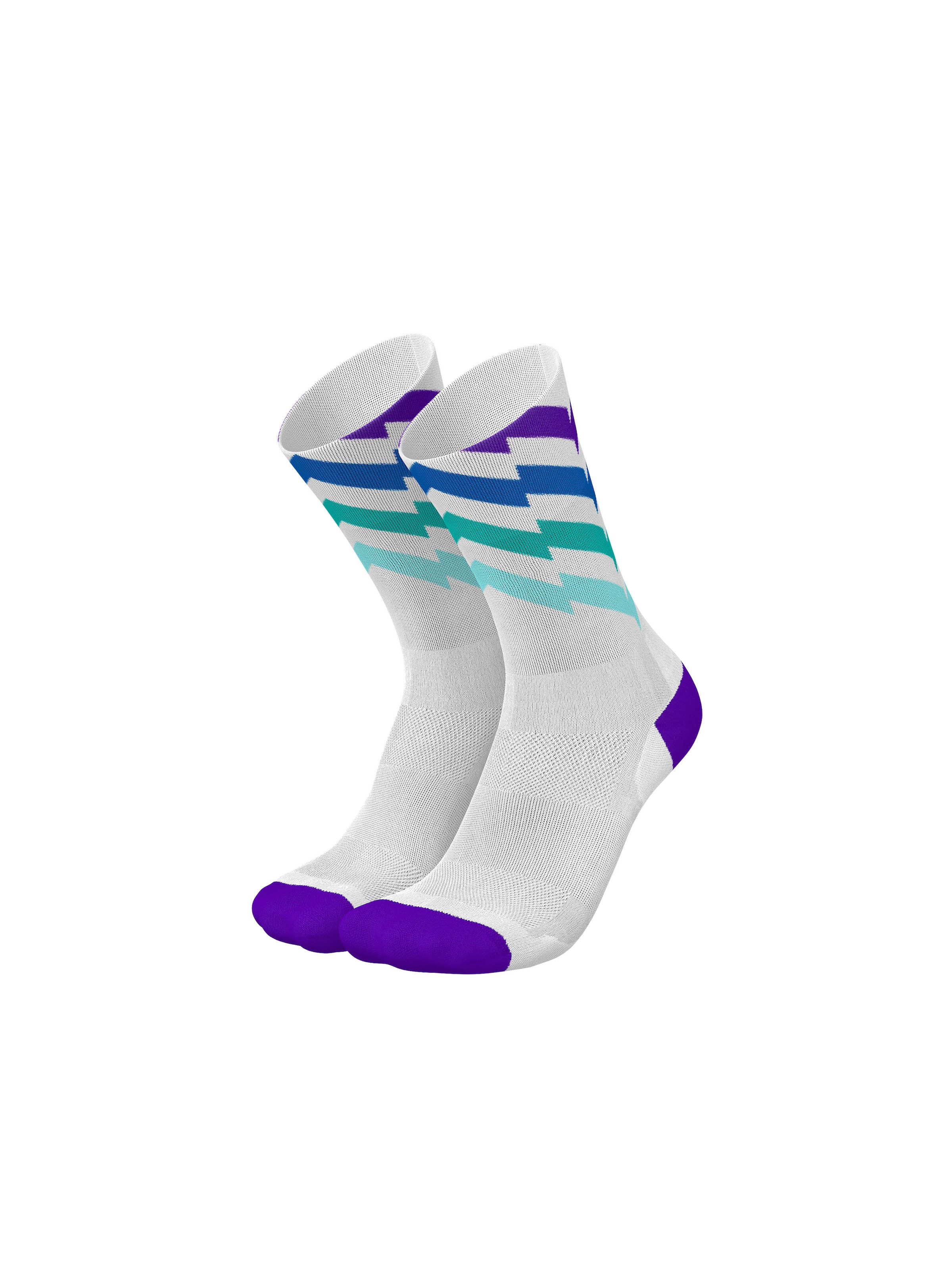 INCYLENCE Athletic Socks 'WAVES' in Purple: front