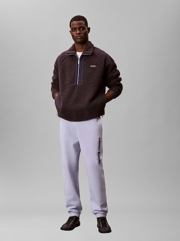 Calvin Klein Tapered Hose in Lila