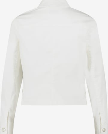 Betty & Co Between-Season Jacket in White