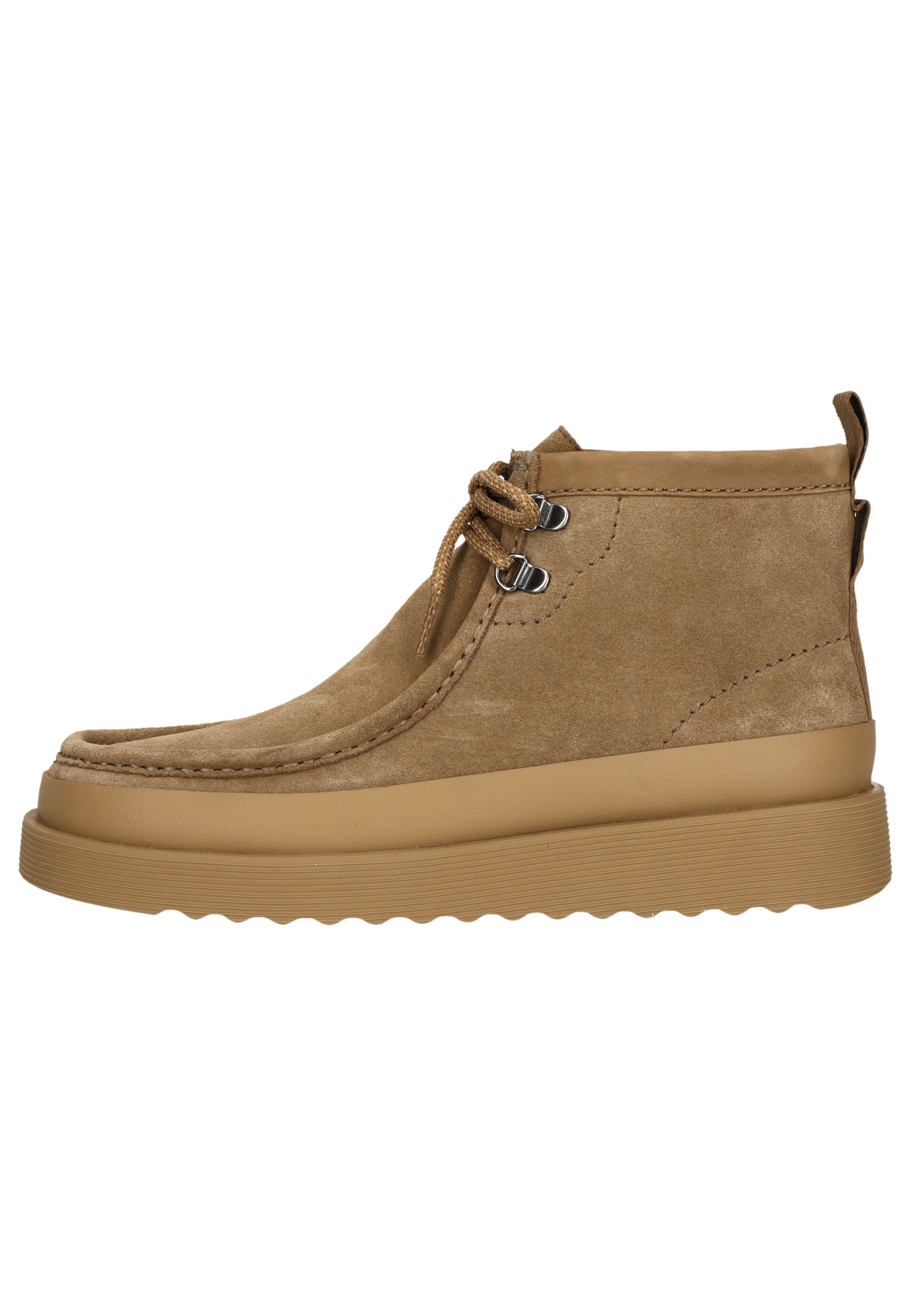 CLARKS Chukka boots 'Wallabee FTR2' in Beige