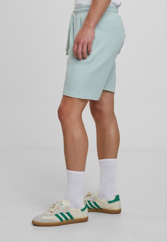 Urban Classics Loose fit Trousers in Green