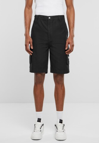 Karl Kani Regular Cargo Pants in Black: front