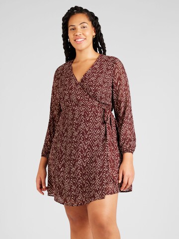 Robe 'Louisa' ABOUT YOU Curvy en marron : devant