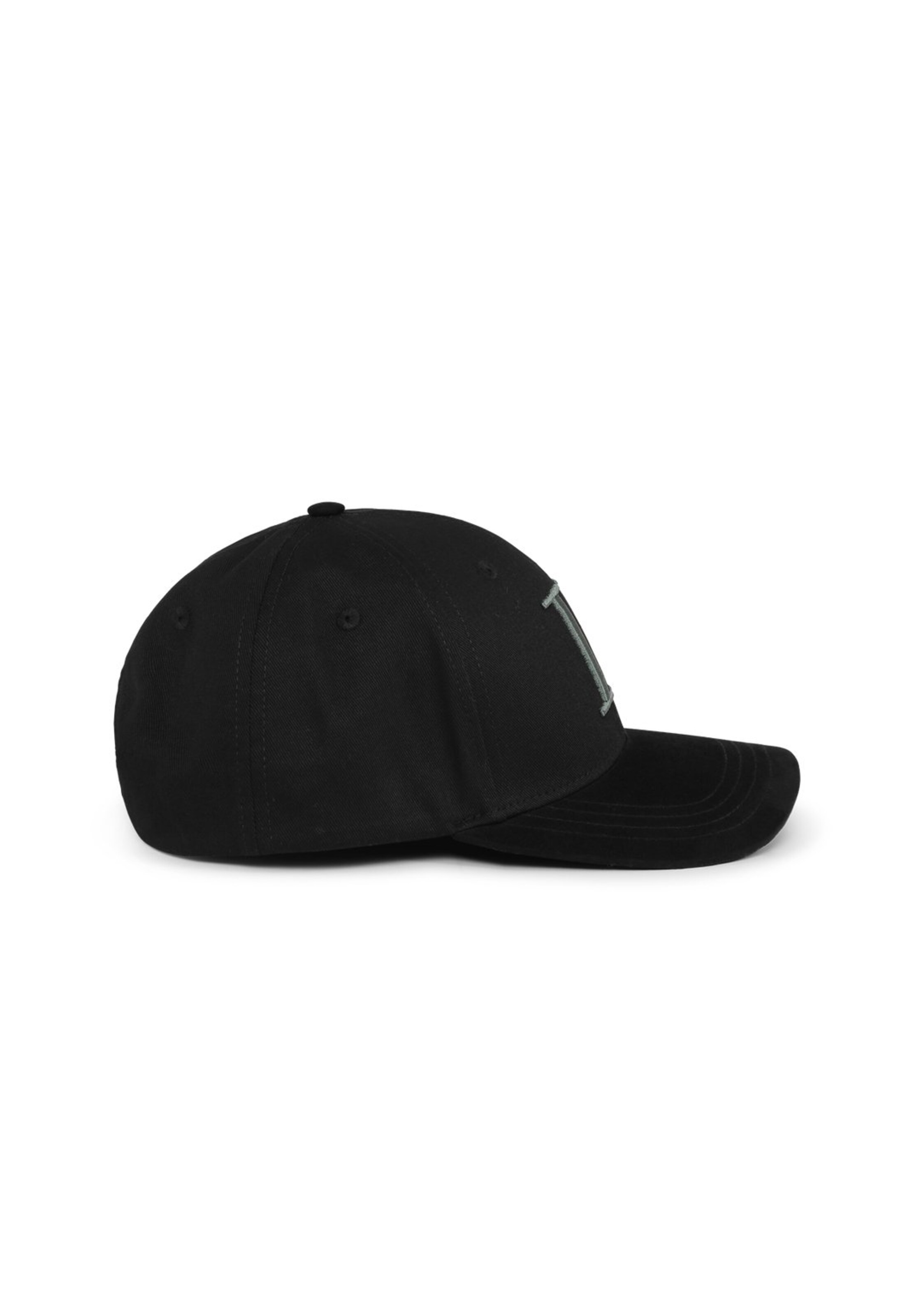 Les Deux Cap in Black: side