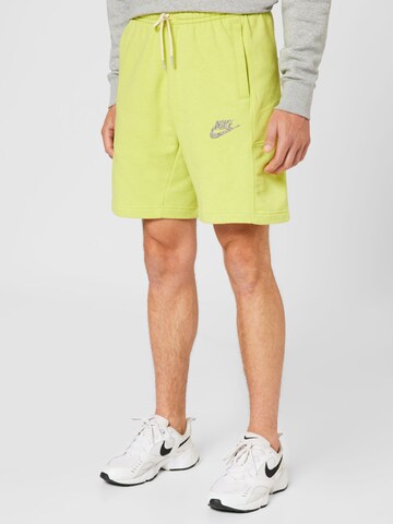 Nike Sportswear Regular Панталон 'Revival' в зелено: отпред