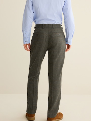 regular Pantaloni con piega frontale di Next in verde