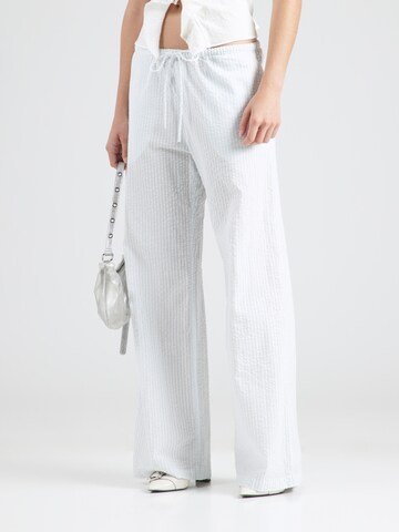 Loosefit Pantaloni di Monki in bianco: frontale