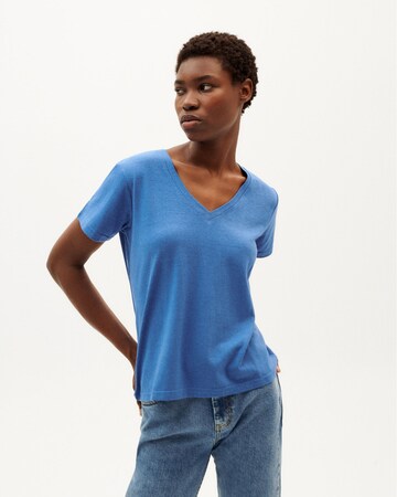 Thinking MU - Camiseta 'Clavel' en azul: frente