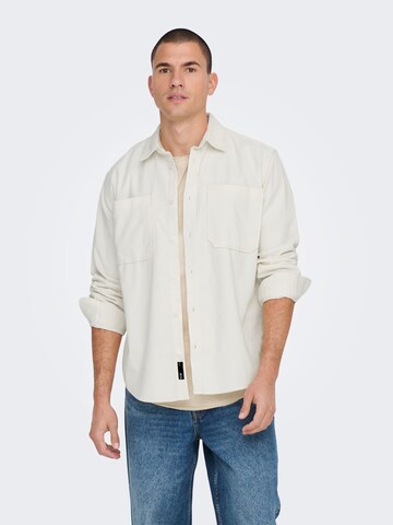 Coupe regular Chemise 'Alp' Only & Sons en blanc : devant