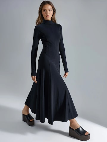 Busem Dress in Black