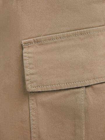 Bershka Tapered Cargo trousers in Beige