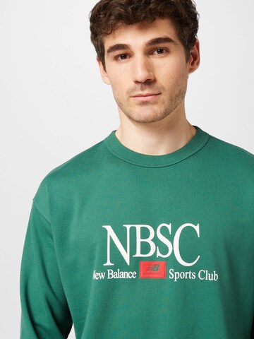 new balance Sweatshirt in Grün